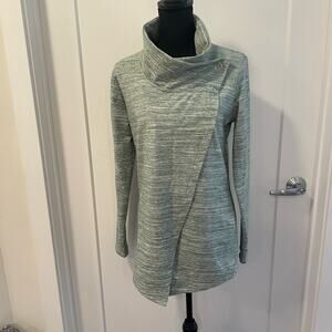 Danskin sweater wrap MEDIUM long sleeves green and white snap collared fleece